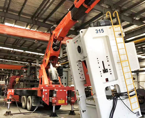 什邡附近随车吊出租，轻松解决运输难题